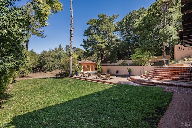107 Deer Hollow Rd, San Anselmo, CA 94960 - view of green lawn