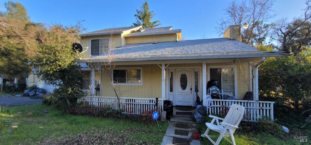 view of front of home featuring a porch