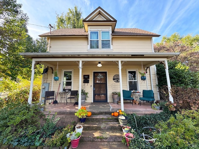 view of front of property featuring a porch