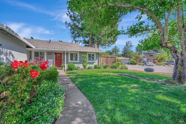 view of front of house featuring a front yard