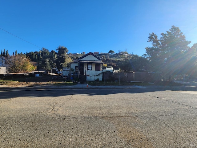 303 Lemon St, Vallejo, CA 94590 - view of bungalow-style house