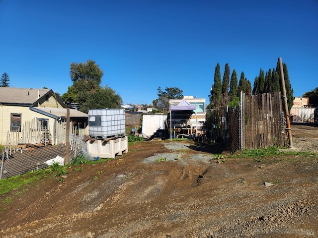 303 Lemon St, Vallejo, CA 94590 - view of yard