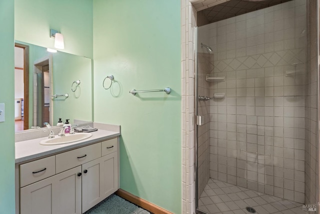 14950 Ridgeview Rd, Willits, CA 95490 - bedroom featuring baseboards, crown molding, light wood-style flooring, and ceiling fan