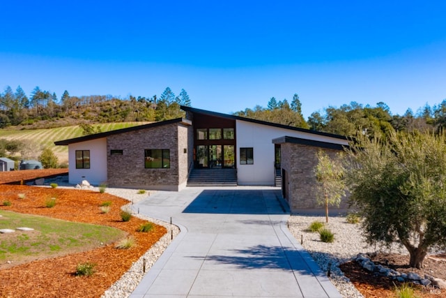 contemporary house with driveway