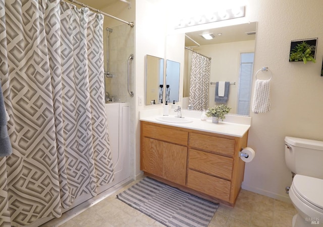 bathroom with a shower with curtain, vanity, and toilet