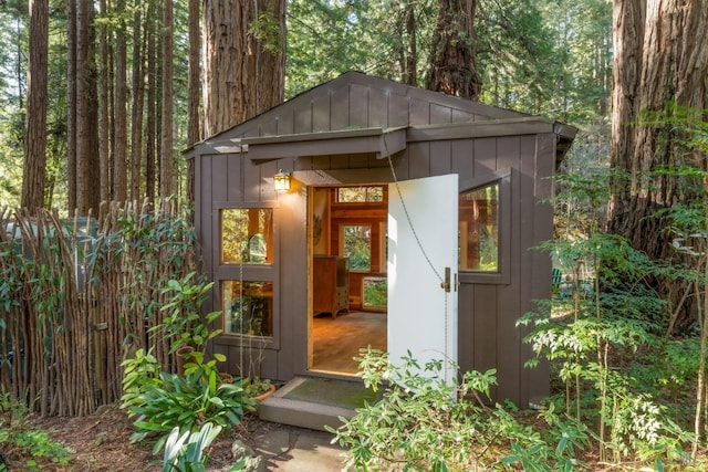 view of outbuilding