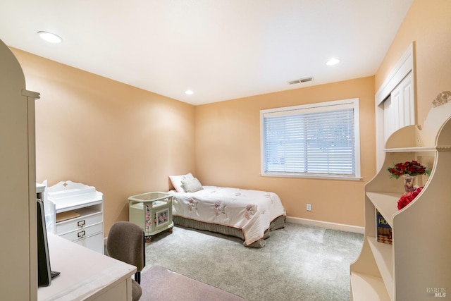 bedroom with baseboards, visible vents, recessed lighting, and carpet flooring