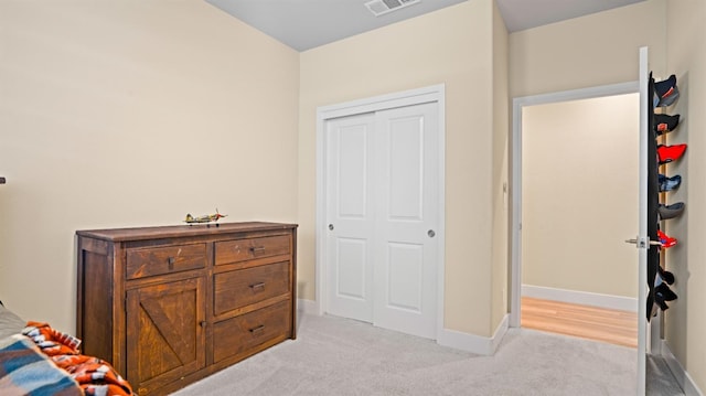 955 Vasey St, Winters, CA 95694 - bedroom featuring light carpet, baseboards, and a closet