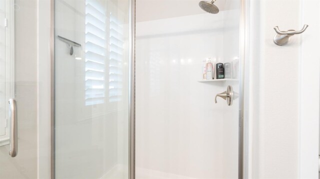 955 Vasey St, Winters, CA 95694 - full bathroom featuring a shower stall