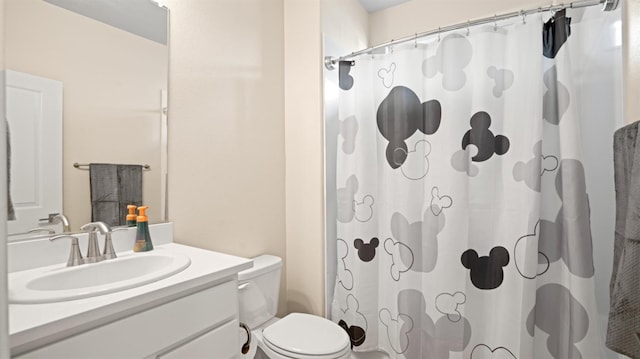 955 Vasey St, Winters, CA 95694 - full bath featuring vanity, toilet, and a shower with shower curtain