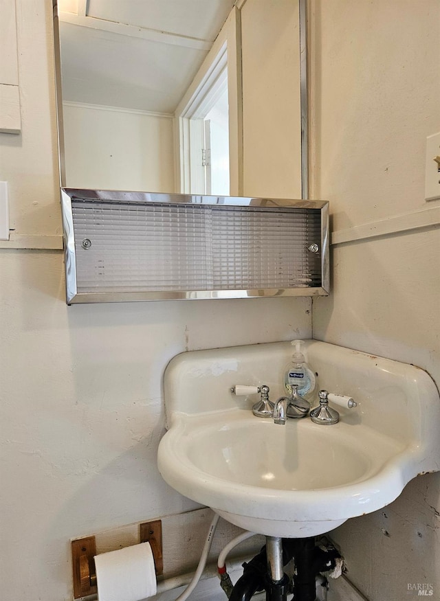 195 Ocean View Ave, Bodega Bay, CA 94923 - bathroom featuring a sink