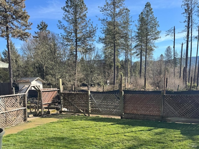 view of yard featuring fence