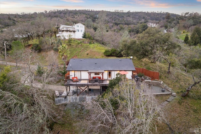 bird's eye view featuring a forest view