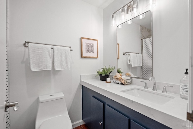 full bathroom with toilet, a shower with curtain, and vanity