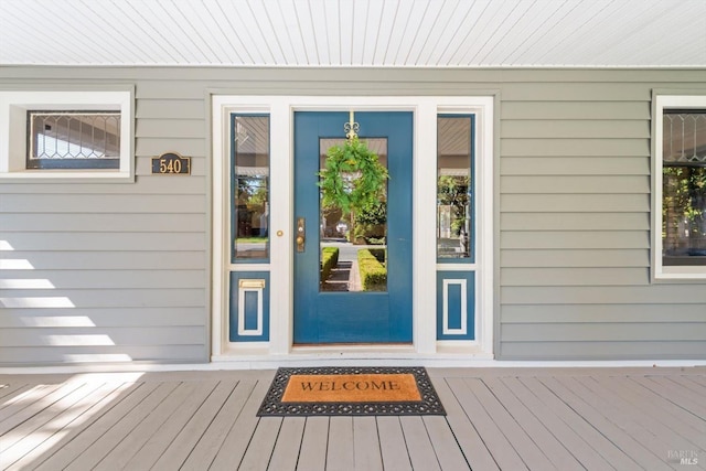 property entrance with a porch