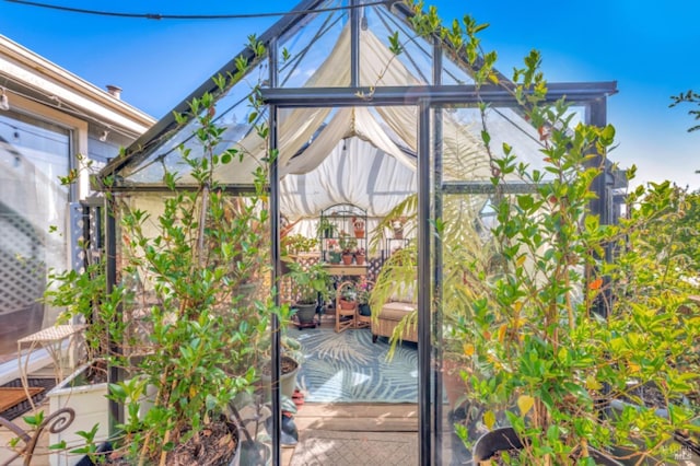 7 Highland Ave, San Rafael, CA 94901 - view of patio / terrace featuring an outdoor structure and a greenhouse