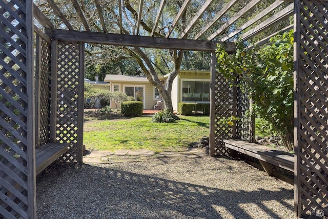 view of yard featuring a pergola