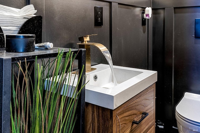 bathroom featuring a sink and toilet