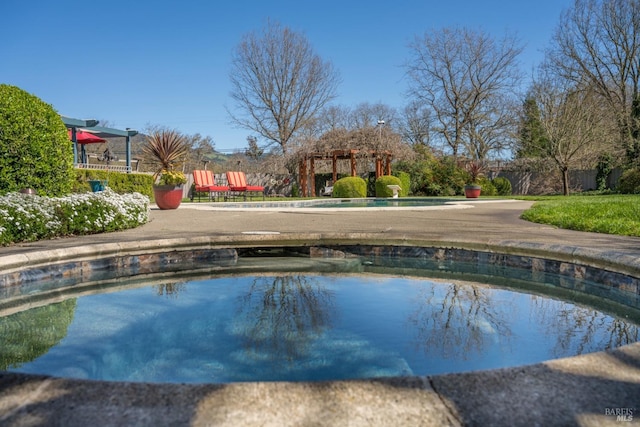 view of swimming pool