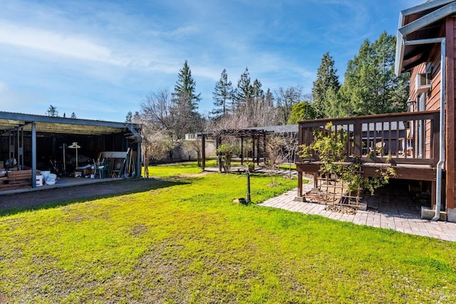 view of yard with a pergola