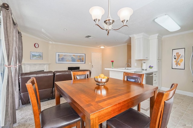 dining space with visible vents, baseboards, an inviting chandelier, and crown molding