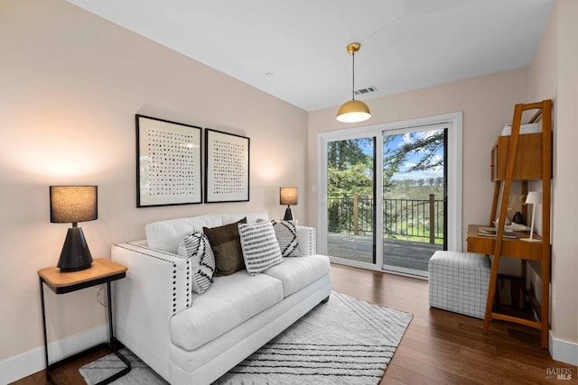550 Sequoia Dr, San Anselmo, CA 94960 - living area with visible vents, baseboards, and wood finished floors