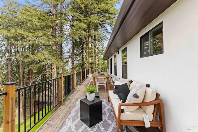 550 Sequoia Dr, San Anselmo, CA 94960 - exterior space featuring an outdoor living space and outdoor dining area