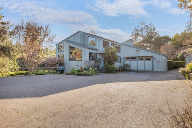 view of front of house with driveway and an attached garage