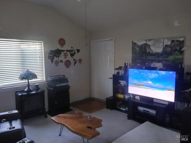 808 Pochard Way, Suisun City, CA 94585 - living area with vaulted ceiling