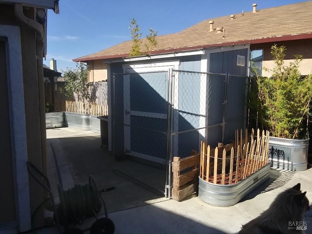 808 Pochard Way, Suisun City, CA 94585 - view of outbuilding featuring fence