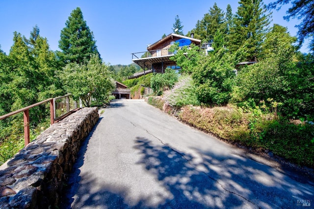 exterior space featuring driveway