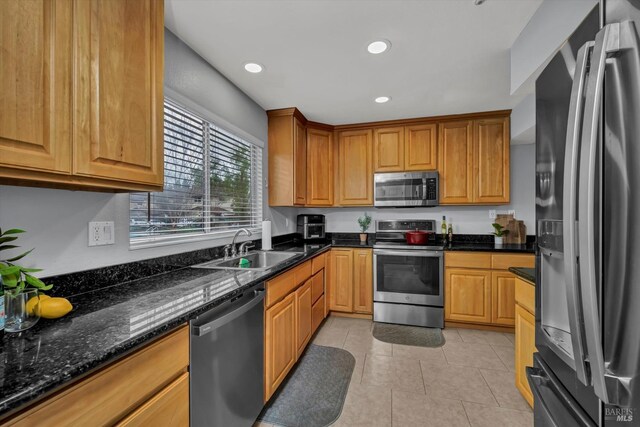 living area featuring beamed ceiling, recessed lighting, visible vents, and baseboards