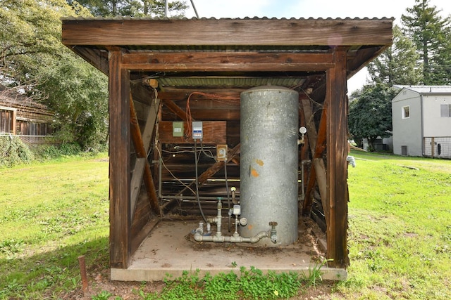 view of outdoor structure with an outbuilding