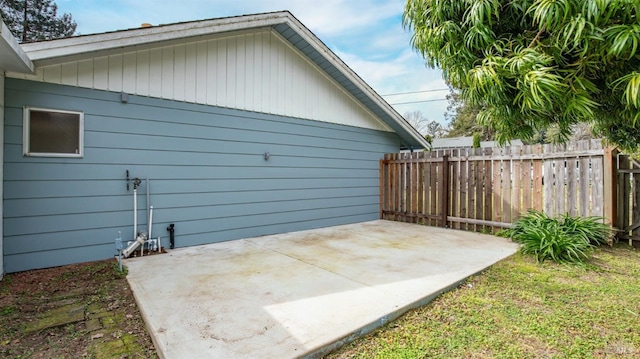 garage featuring fence