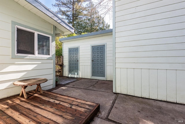 doorway to property featuring a patio