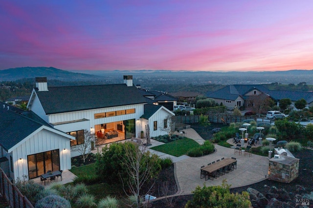 bird's eye view with a mountain view