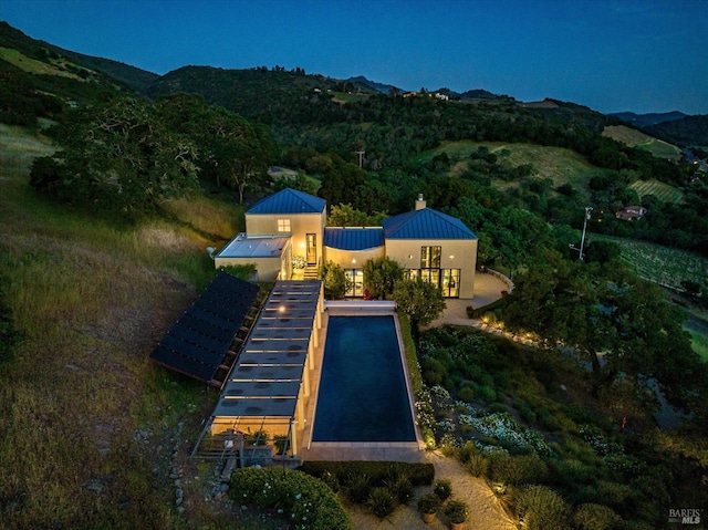 bird's eye view with a mountain view