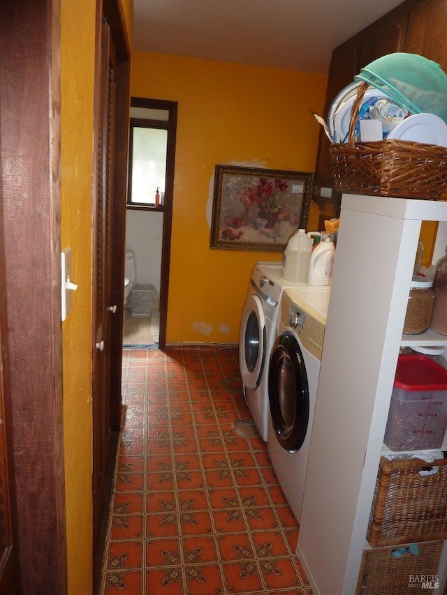 laundry room featuring laundry area and independent washer and dryer