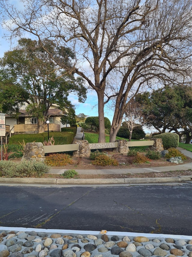 exterior space featuring fence