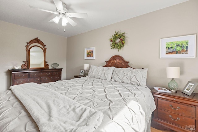 bedroom featuring a ceiling fan