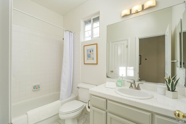 8 June Ct, Fairfax, CA 94930 - full bathroom featuring vanity, toilet, and shower / tub combo