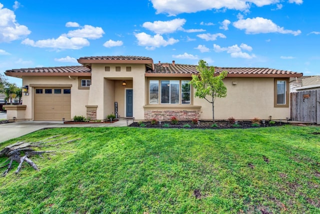 view of front of home with stucco siding, concrete driveway, fence, a garage, and a front lawn