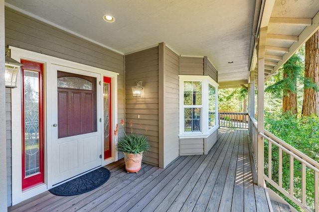 entrance to property with covered porch