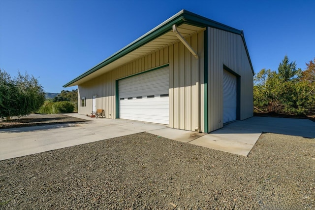 view of detached garage