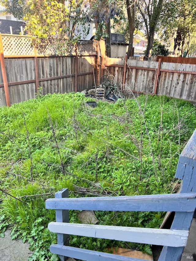 view of yard featuring fence