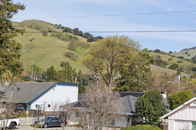 bird's eye view featuring a mountain view