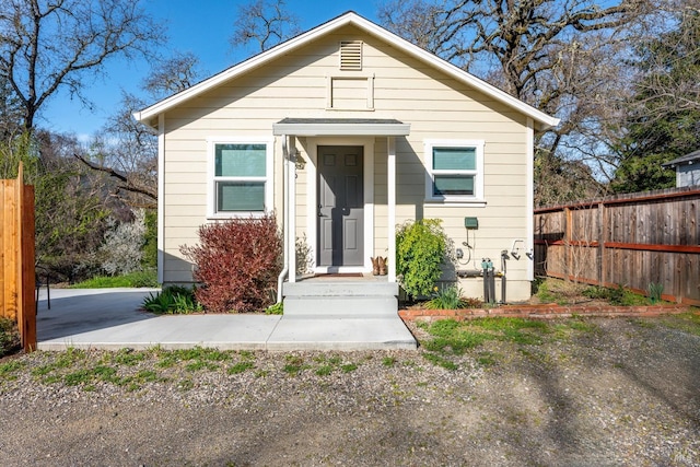 680 N State St, Ukiah, CA 95482 - bungalow-style house featuring fence