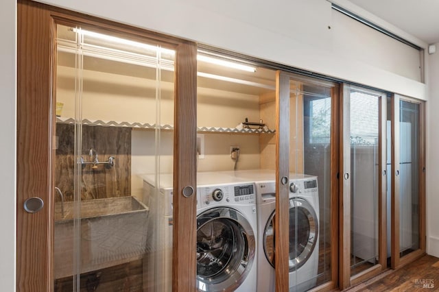 laundry room with laundry area and washing machine and dryer