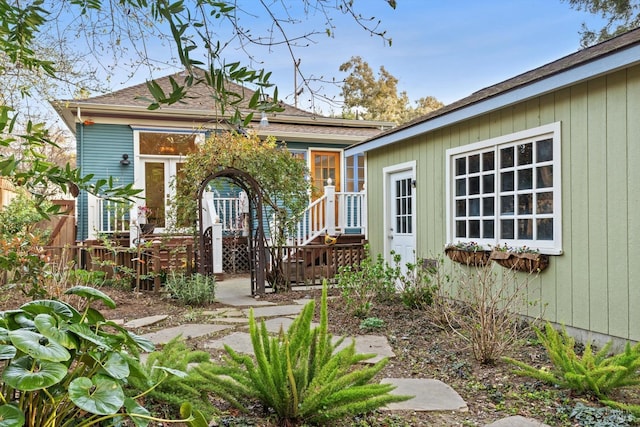 property entrance featuring fence