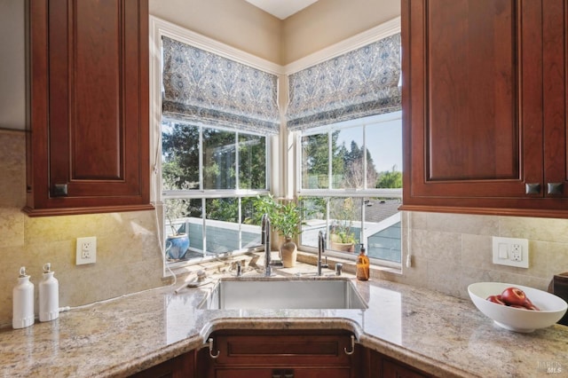 15 Kingswood Dr, Petaluma, CA 94952 - kitchen with backsplash and light stone counters